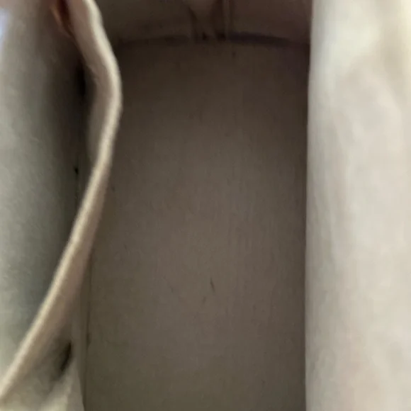 Authentic Louis Vuitton Ivory Epi Alma Textured Leather Bag - Picture 14 of 15